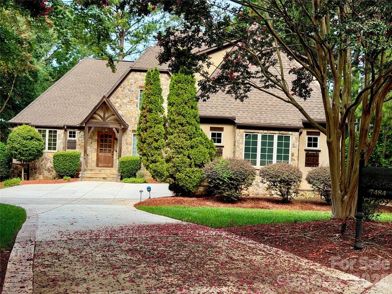7484 Cottonwood Drive, Denver, NC - 4 beds, 4.5 baths, 4,159 sqft - $929,000