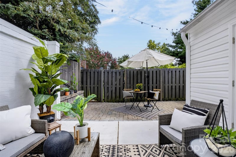 8093 Regent Park Lane, Charlotte, NC - 2 beds, 1.5 baths, 1,214 sqft - $275,000