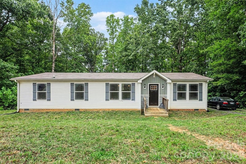 2998 Wilderness Trace, Claremont, NC - 3 beds, 2 baths, 1,568 sqft - $225,000