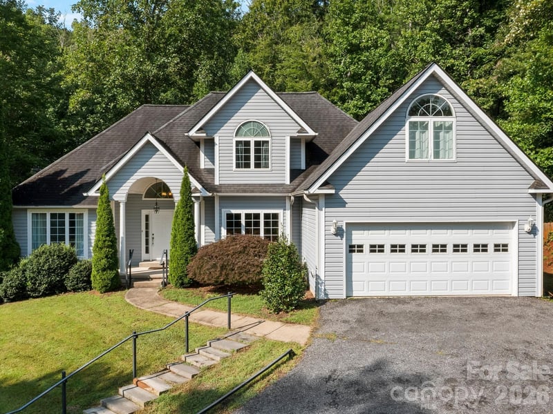 306 Golden Hawk Trail, Asheville, NC - 3 beds, 2.5 baths, 2,248 sqft - $585,000