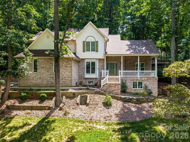 105 Galloway Drive, Asheville, NC - 3 beds, 4 baths, 3,485 sqft - $1,050,000