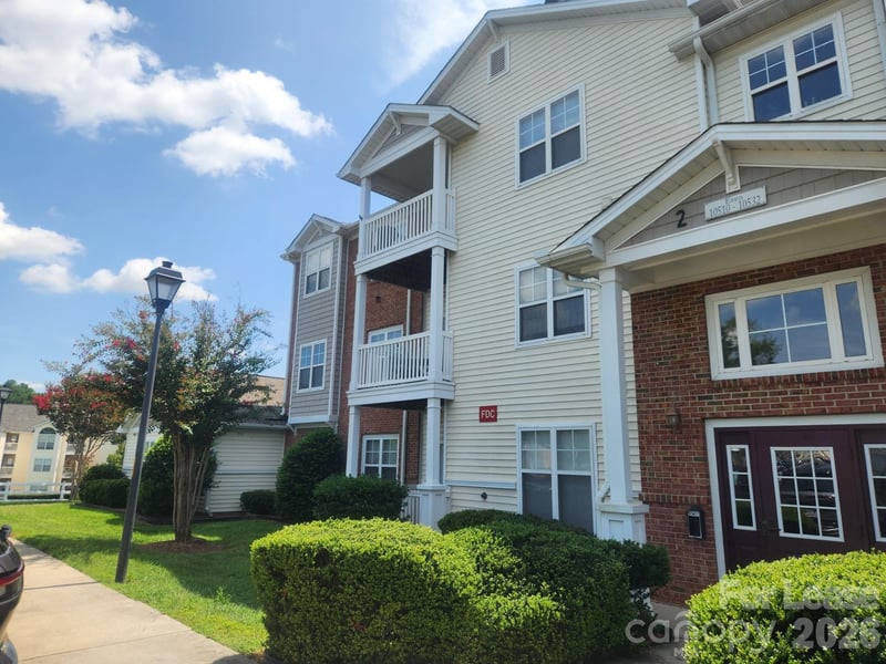 10522 Hill Point Court, Charlotte, NC - 3 beds, 2 baths - $1,850