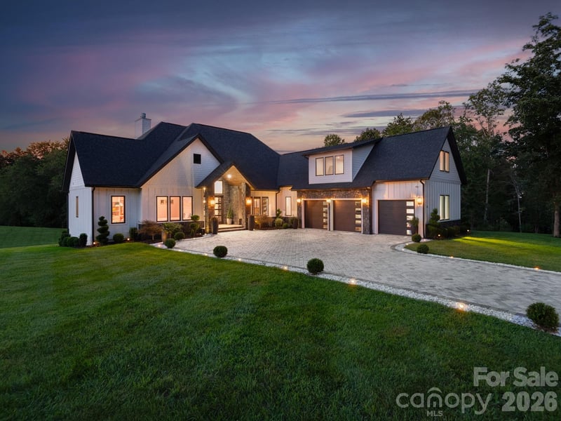38 Thistle Lane, Fletcher, NC - 3 beds, 3.5 baths, 4,327 sqft - $1,875,000