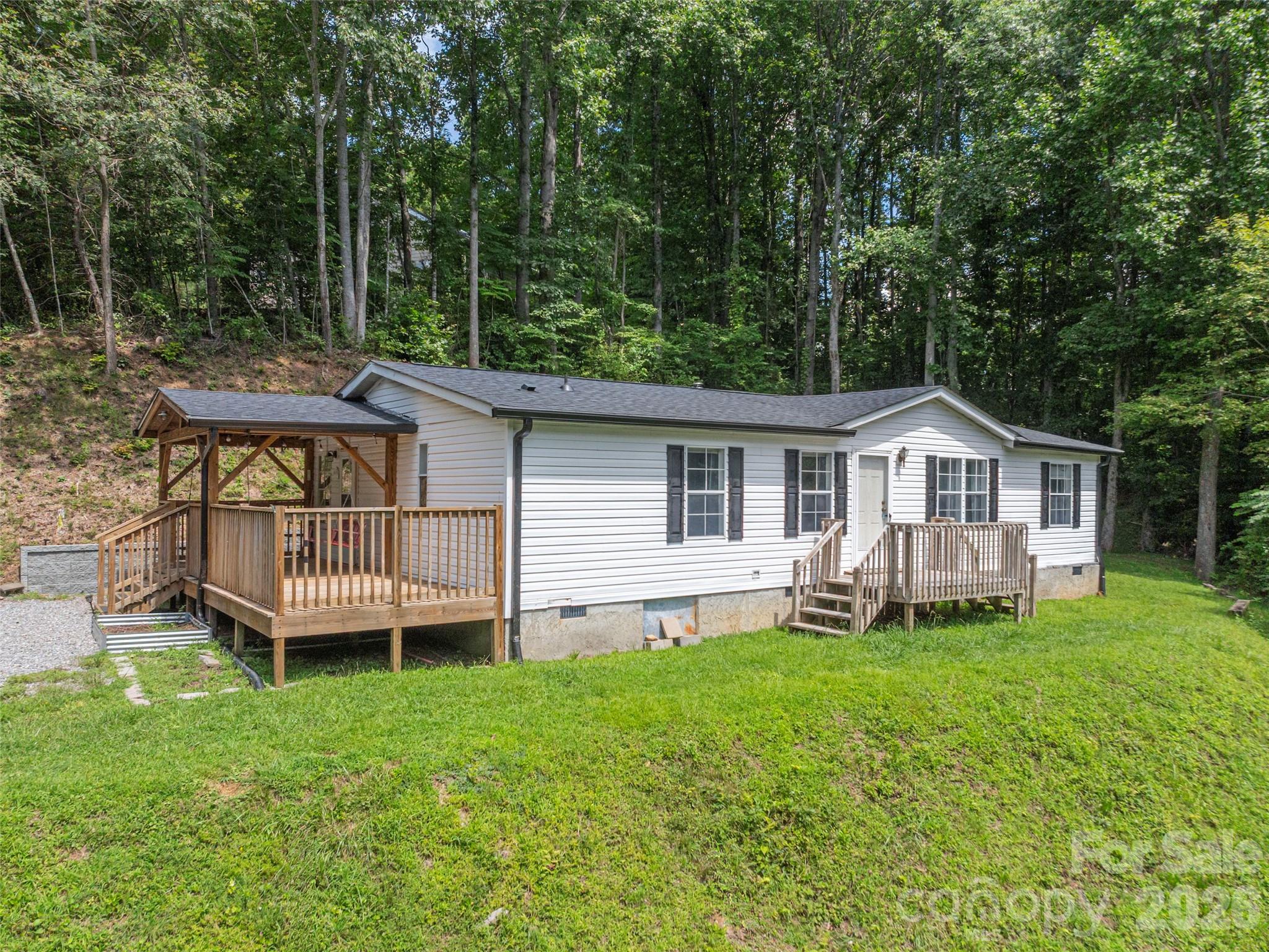 152 Hollon Cove, Waynesville, NC 28786. property listing photo