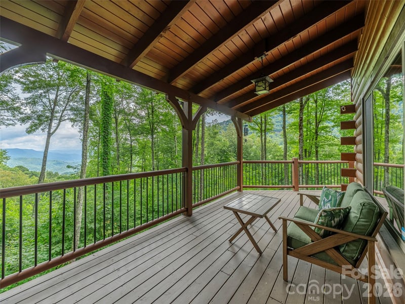 332 Gadohi Trail, Maggie Valley, NC - 2 beds, 2.5 baths, 1,618 sqft - $695,000