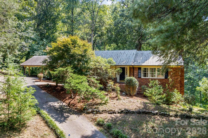 165 Cherokee Road, Asheville, NC - 3 beds, 2 baths, 3,028 sqft - $735,000