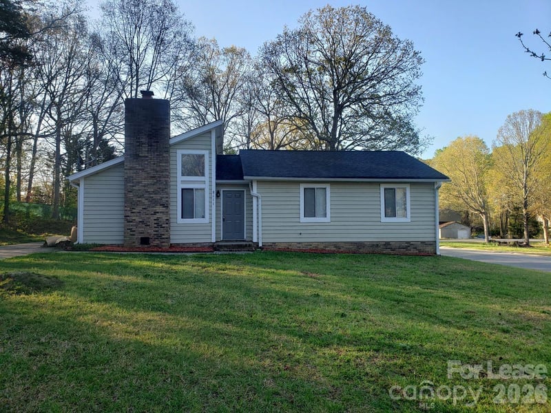 8111 Marcus Lane, Charlotte, NC - 3 beds, 2 baths - $1,780