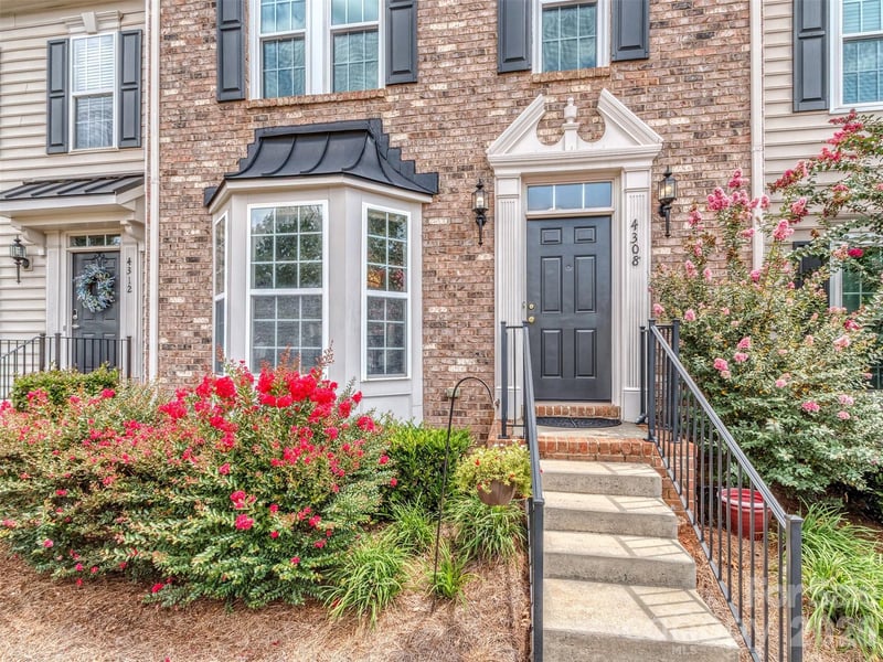 4308 Park South Station Boulevard, Charlotte, NC - 3 beds, 3.5 baths, 2,426 sqft - $499,000