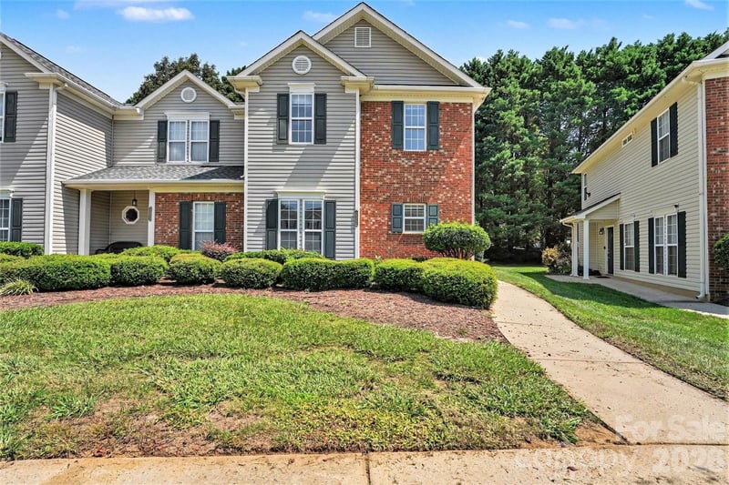 9327 Kimmel Lane, Charlotte, NC - 2 beds, 2.5 baths, 1,530 sqft - $269,900