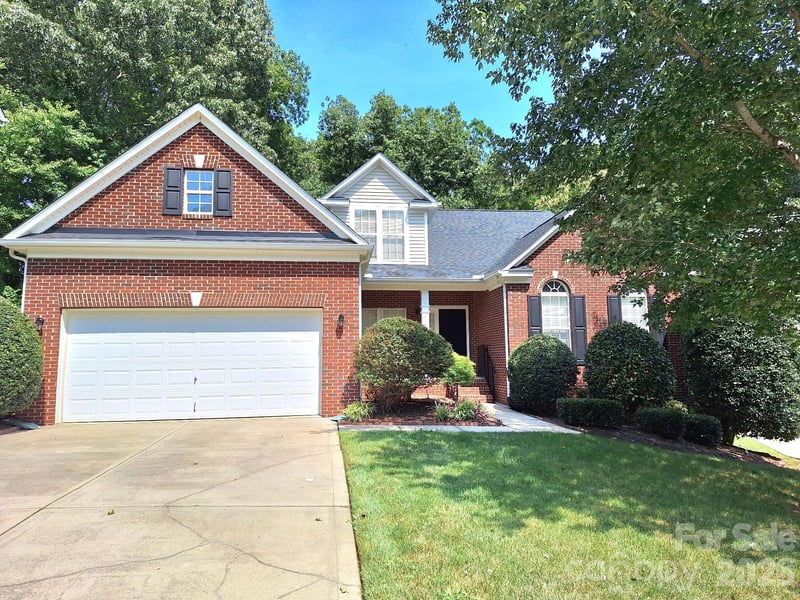 2141 Lord Proprietor Lane, Waxhaw, NC - 4 beds, 4 baths, 4,085 sqft - $590,000