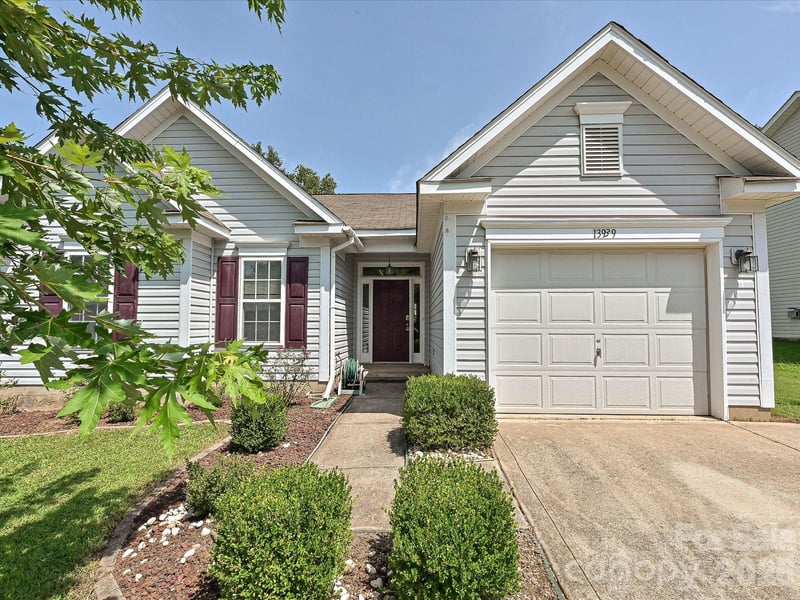 13939 Dingess Road, Charlotte, NC - 3 beds, 2 baths, 1,273 sqft - $315,000