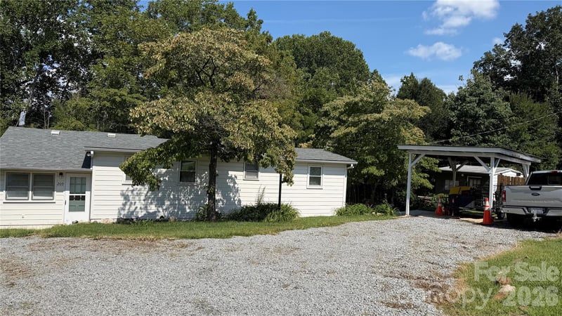 209 Auten Circle, Mount Holly, NC - 3 beds, 1 bath, 1,182 sqft - $219,900