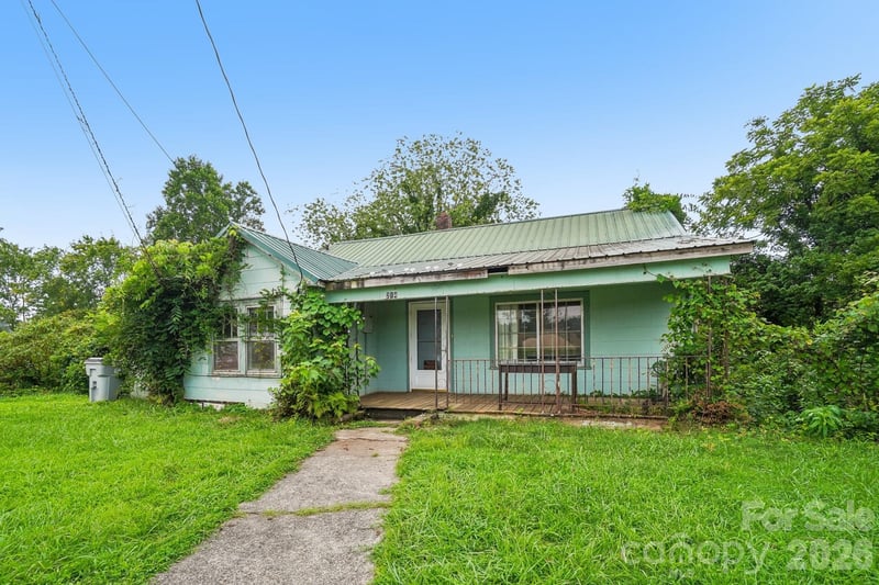 214 Sunset Street NW, Lenoir, NC - 3 beds, 1 bath, 1,375 sqft - $125,000