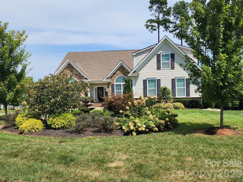 142 Butler Drive, Mooresville, NC - 4 beds, 3.5 baths, 3,601 sqft - $800,000