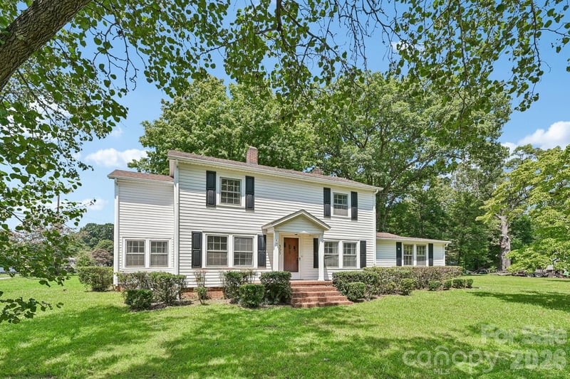 305 E Church Street, Troutman, NC - 4 beds, 2 baths, 1,951 sqft - $240,000