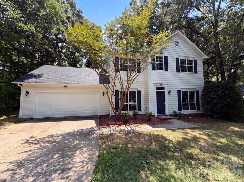 1604 Rocky Glen Lane, Charlotte, NC - 3 beds, 2.5 baths, 1,746 sqft - $346,000