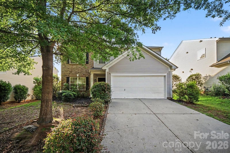 10035 Barrands Lane, Charlotte, NC - 4 beds, 2.5 baths, 2,228 sqft - $415,000