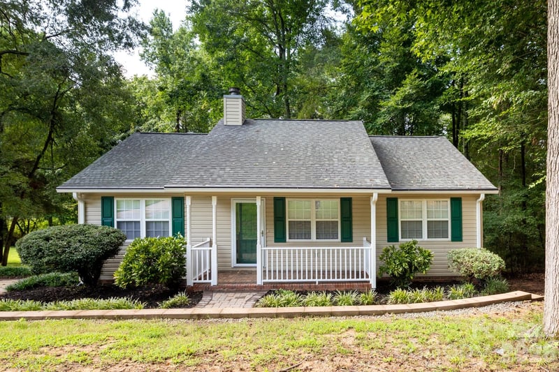 820 SE Clearview Court SE, Concord, NC - 3 beds, 2 baths, 1,136 sqft - $284,500