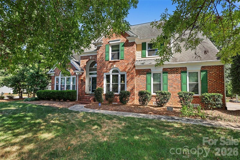 7903 Long Nook Lane, Charlotte, NC - 4 beds, 2.5 baths, 2,720 sqft - $720,000