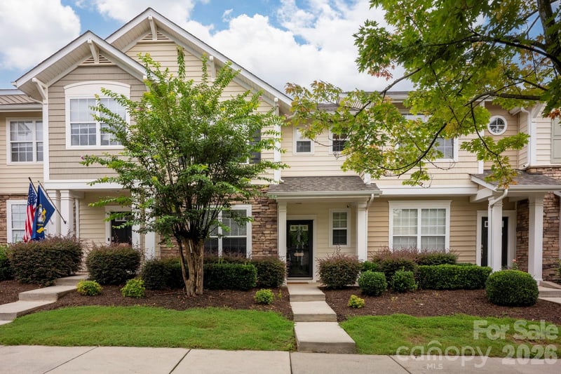8008 Willow Branch Drive, Waxhaw, NC - 3 beds, 2.5 baths, 1,390 sqft - $346,000