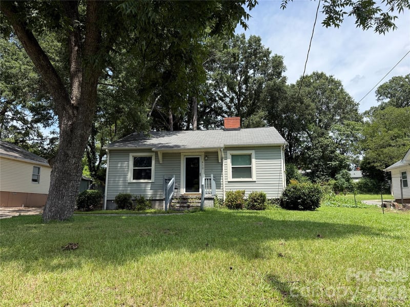 610 E 4th Avenue, Gastonia, NC - 2 beds, 1 bath, 900 sqft - $153,000