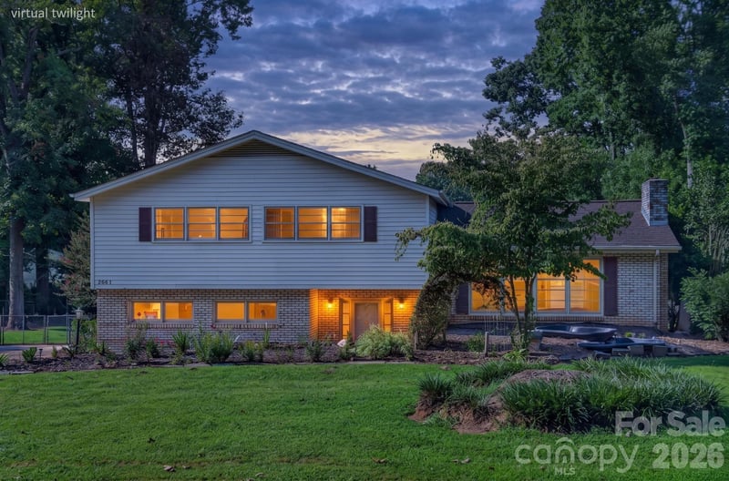 2661 Tiffany Street, Conover, NC - 3 beds, 2.5 baths, 2,148 sqft - $305,000
