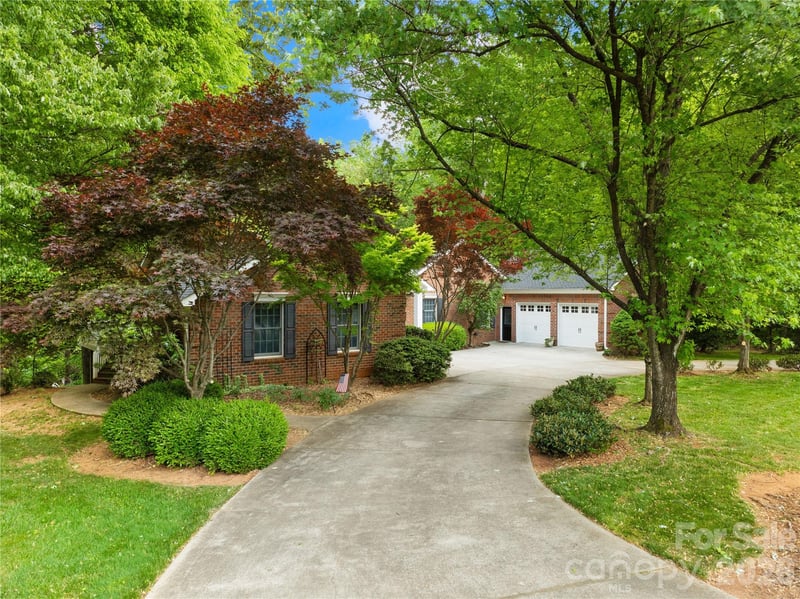 625 Saint Andrews Road Apt 272, Statesville, NC - 4 beds, 6 baths, 4,482 sqft - $599,995
