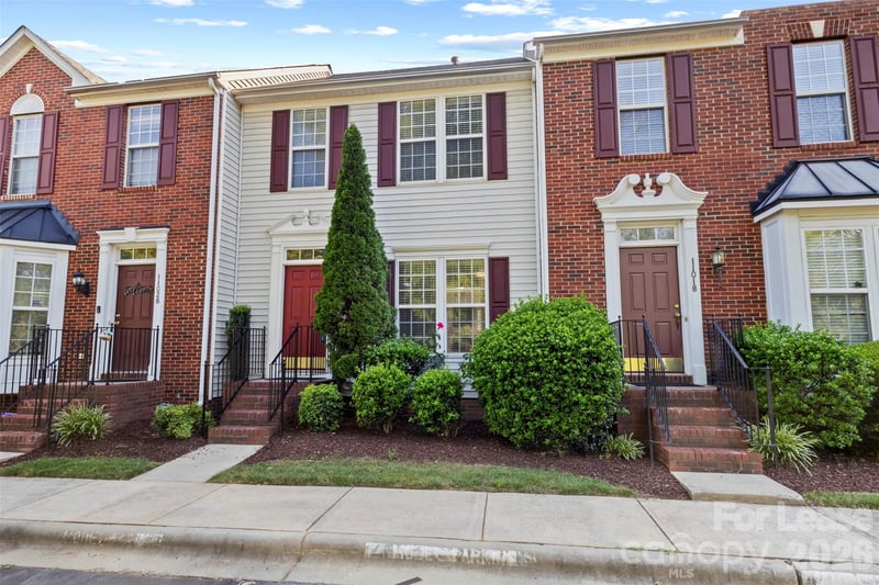 11022 Garden Oaks Lane, Charlotte, NC - 4 beds, 3.5 baths, 2,102 sqft - $2,200