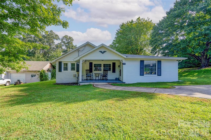 218 Oxford Street, Spindale, NC - 3 beds, 1.5 baths, 1,228 sqft - $192,500