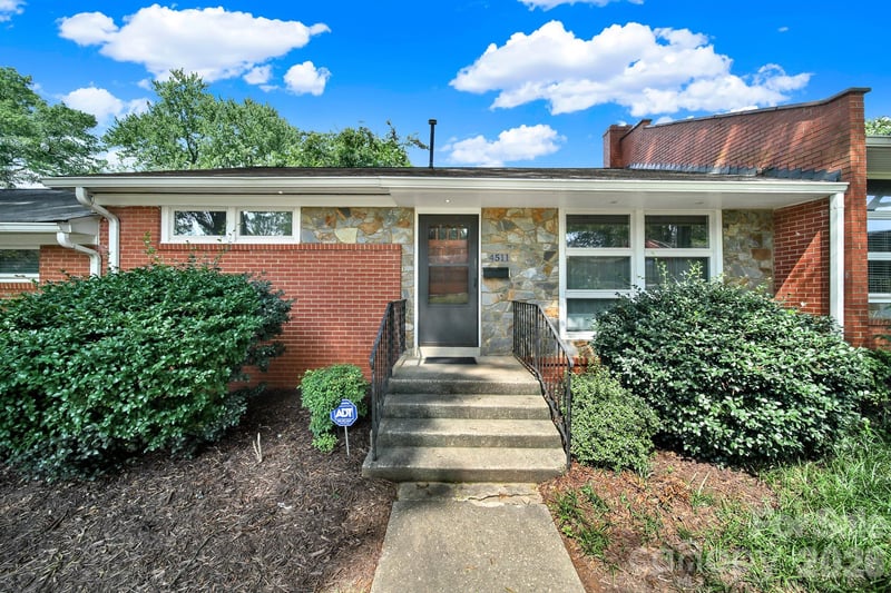 4511 Woodlark Lane, Charlotte, NC - 2 beds, 1 bath, 818 sqft - $250,000