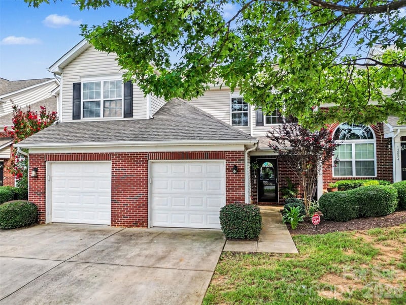 12058 Stratfield Place Circle, Pineville, NC - 2 beds, 2.5 baths, 1,390 sqft - $300,000