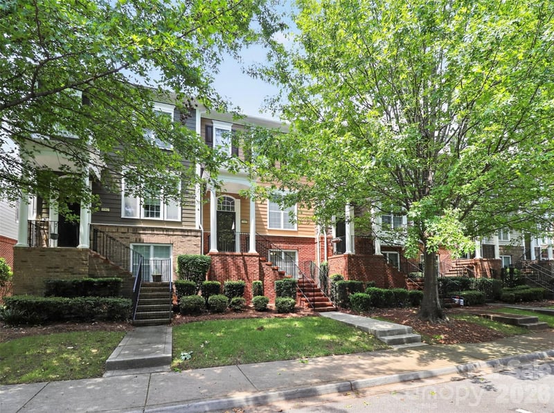 1060 Drayton Court, Fort Mill, SC - 3 beds, 3.5 baths, 1,858 sqft - $440,000