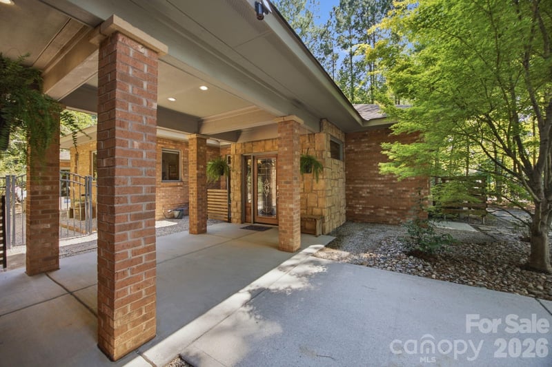 316 Riverwood Road, Mooresville, NC - 3 beds, 3.5 baths, 3,050 sqft - $875,000
