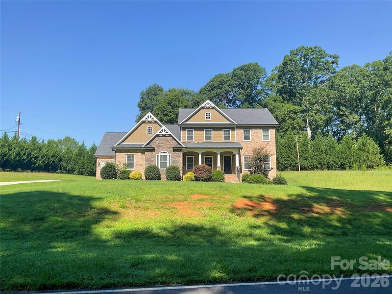 135 Blossom Hill Road, Lincolnton, NC - 4 beds, 4.5 baths, 3,645 sqft - $719,000