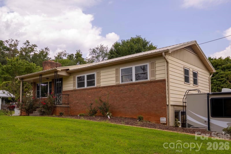 317 Brickyard Road, Asheville, NC - 3 beds, 2 baths, 1,690 sqft - $399,000
