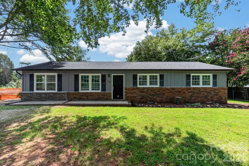 123 Robinette Lane, Statesville, NC - 3 beds, 1.5 baths, 1,315 sqft - $259,000
