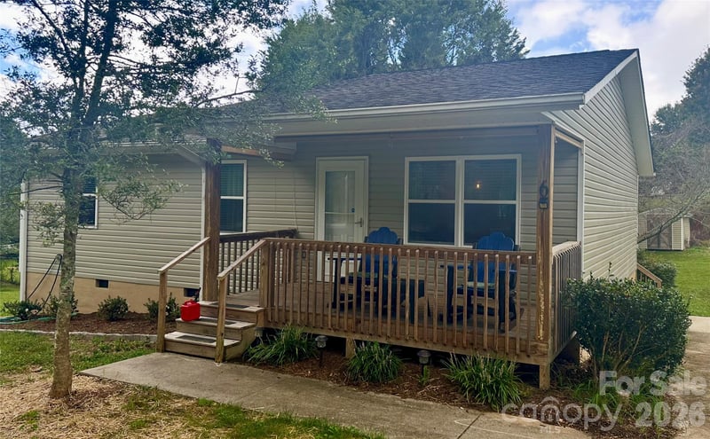 6 Kendrick Court, Flat Rock, NC - 3 beds, 2 baths, 1,148 sqft - $284,000