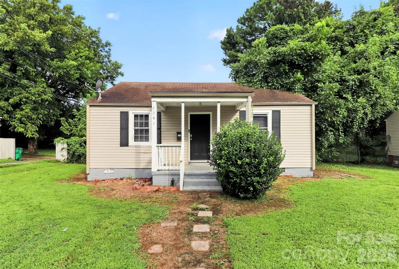 2341 Arden Street, Charlotte, NC - 2 beds, 1 bath, 823 sqft - $200,000