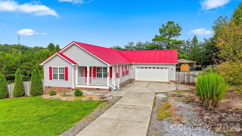 4262 Quarry Drive, Morganton, NC - 3 beds, 2 baths, 1,525 sqft - $319,900