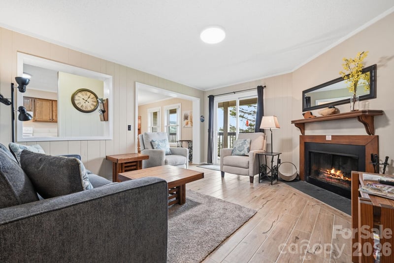 301 Pinnacle Inn Road Apt 2116, Beech Mountain, NC - 2 beds, 2 baths, 984 sqft - $230,000