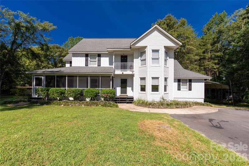 1575 Lincoln Road, York, SC - 3 beds, 2.5 baths, 2,369 sqft - $524,500