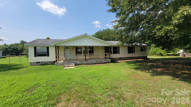 139 Ebenezer Road, Kings Mountain, NC - 3 beds, 3 baths, 1,836 sqft - $200,000