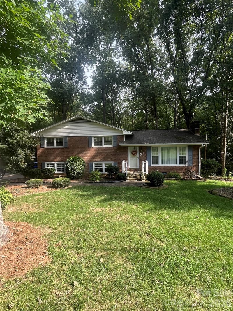 511 Crestview Drive, Albemarle, NC - 3 beds, 2 baths, 1,566 sqft - $299,900