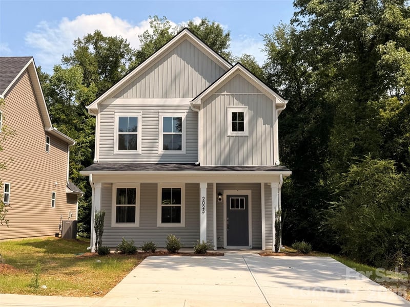 2025 Bishop Madison Lane Apt 9, Charlotte, NC - 3 beds, 2.5 baths, 1,550 sqft - $315,000