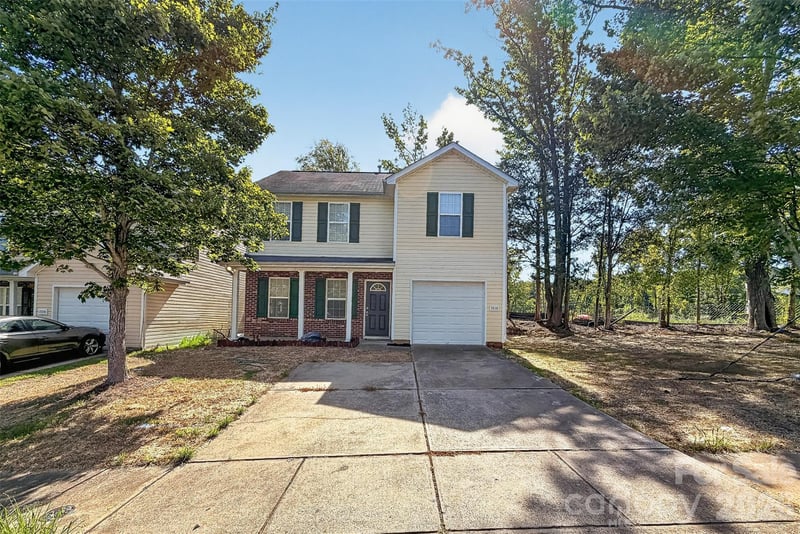 2216 Emmons Lane, Charlotte, NC - 3 beds, 2.5 baths, 1,428 sqft - $300,000