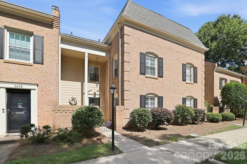 6606 Bunker Hill Circle, Charlotte, NC - 3 beds, 2.5 baths, 1,799 sqft - $399,999