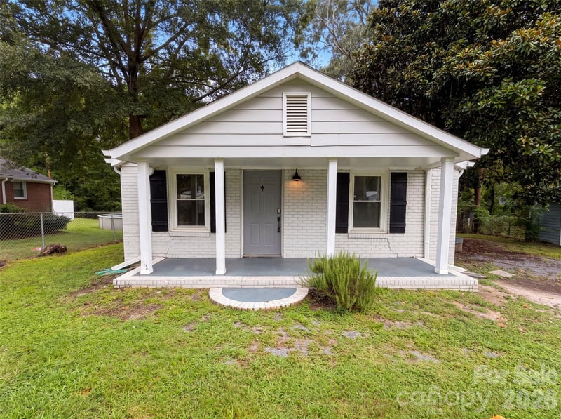 1017 White Lane, Gastonia, NC - 2 beds, 1 bath, 936 sqft - $170,000