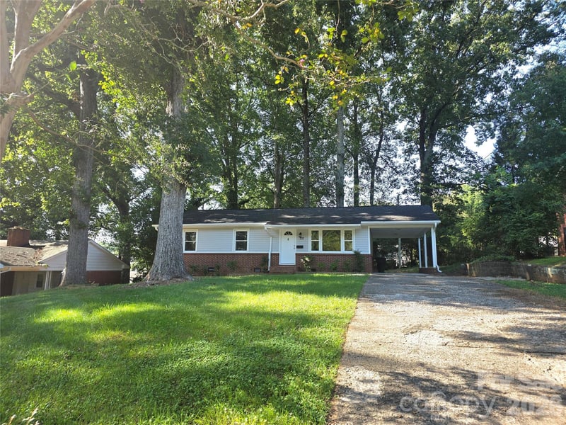 733 Crestwood Avenue, Gastonia, NC - 2 beds, 2 baths, 1,110 sqft - $224,900