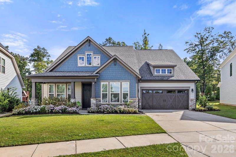 2609 Suffolk Place, Fort Mill, SC - 4 beds, 3.5 baths, 2,897 sqft - $689,900