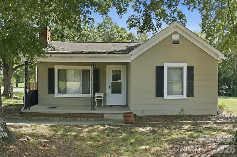665 Fisher Street, Concord, NC - 2 beds, 1 bath, 900 sqft - $250,000